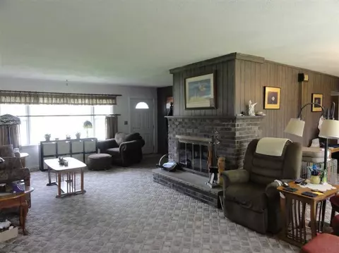 318 E Henry St, Saline, MI 48176 photo 6