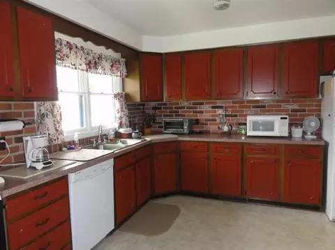 318 E Henry St, Saline, MI 48176 photo 10