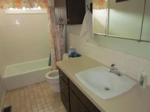 25735 Code Rd, Southfield, MI 48033 photo 5