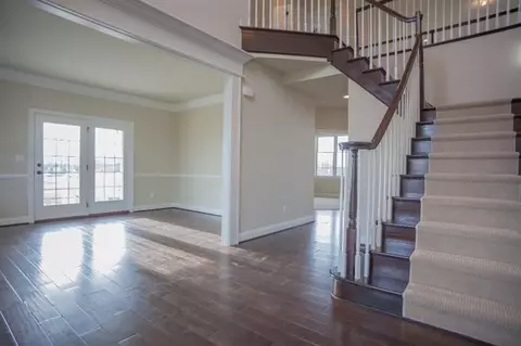 2060 Hackamore Dr, Ann Arbor, MI 48103 photo 2