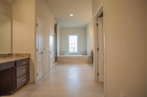 2060 Hackamore Dr, Ann Arbor, MI 48103 photo 24