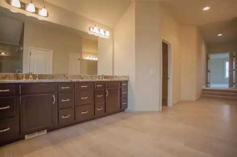 2060 Hackamore Dr, Ann Arbor, MI 48103 photo 23