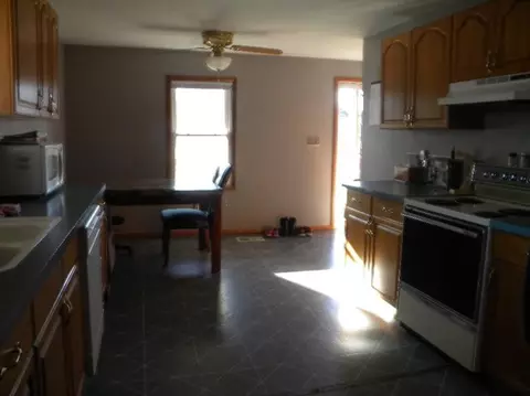 9380 Crabb Rd, Temperance, MI 48182 photo 9