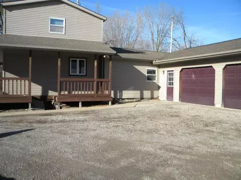 9380 Crabb Rd, Temperance, MI 48182 photo 2