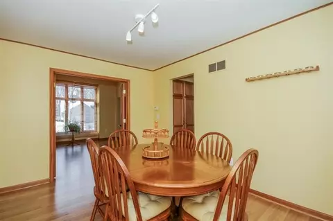 2040 Chestnut Cres, Saline, MI 48176 photo 17