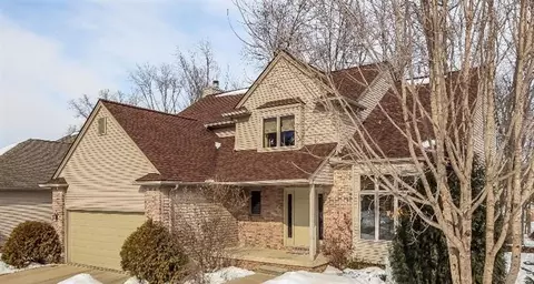 2040 Chestnut Cres, Saline, MI 48176 photo 1