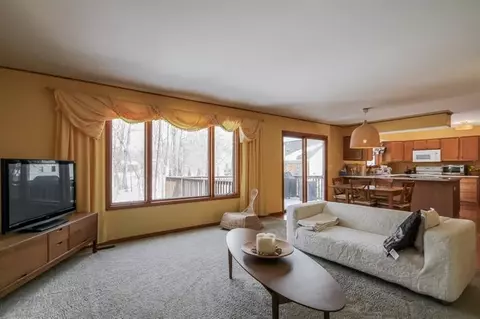 2040 Chestnut Cres, Saline, MI 48176 photo 10