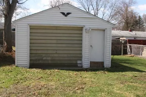 310 N Dettman, Jackson, MI 49202 photo 2