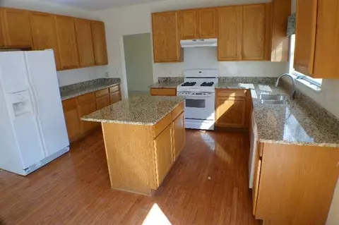 4650 Shellbark Dr, Ypsilanti, MI 48197 photo 2
