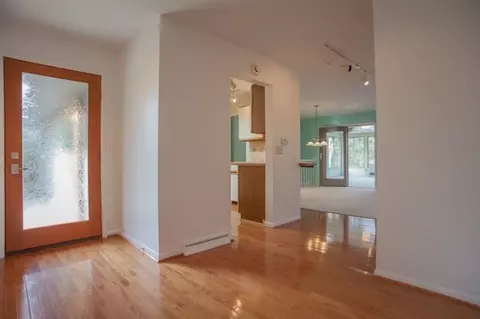 2016 Brampton Ct, Ann Arbor, MI 48103 photo 2