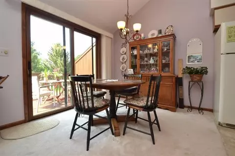 530 Echo Ct, Saline, MI 48176 photo 2