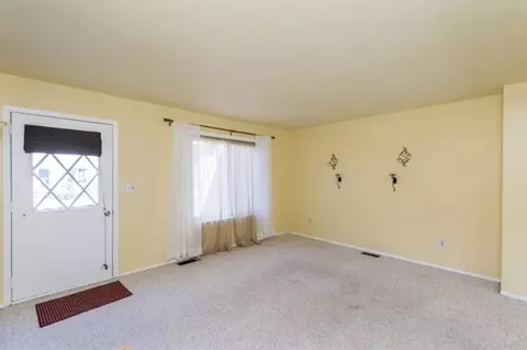 103 Sheffield Dr, Saline, MI 48176 photo 3