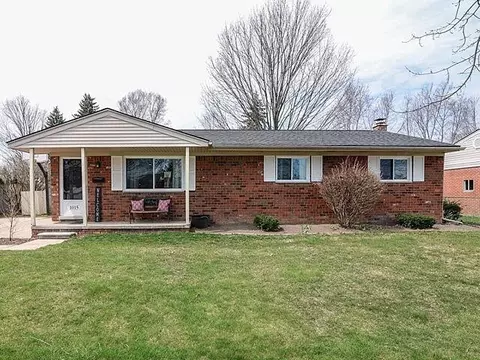 1015 Watson Dr, Saline, MI 48176 photo 1
