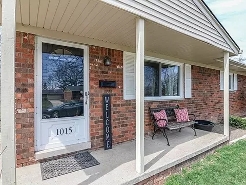 1015 Watson Dr, Saline, MI 48176 photo 2
