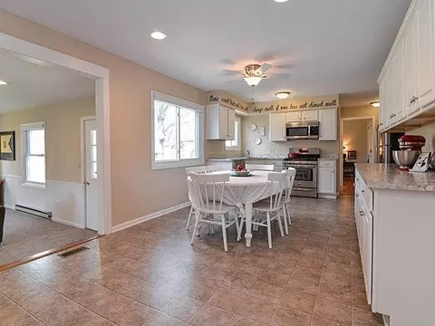 1015 Watson Dr, Saline, MI 48176 photo 8