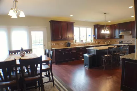 2195 Hackamore Dr, Ann Arbor, MI 48103 photo 5