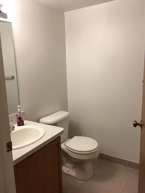 153 Commons Cir, Saline, MI 48176 photo 4