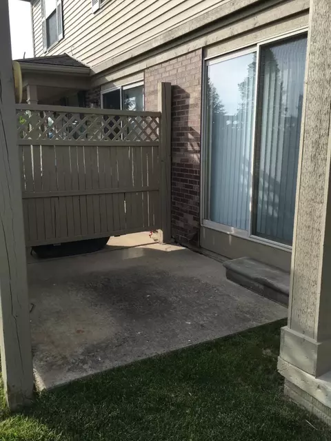 153 Commons Cir, Saline, MI 48176 photo 3