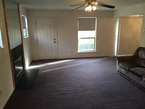 153 Commons Cir, Saline, MI 48176 photo 9