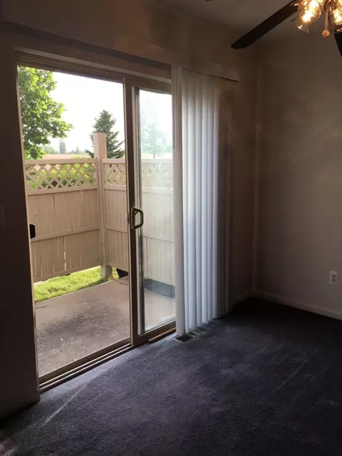 153 Commons Cir, Saline, MI 48176 photo 7