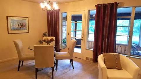 1224 Van Dusen Dr, Ann Arbor, MI 48103 photo 5