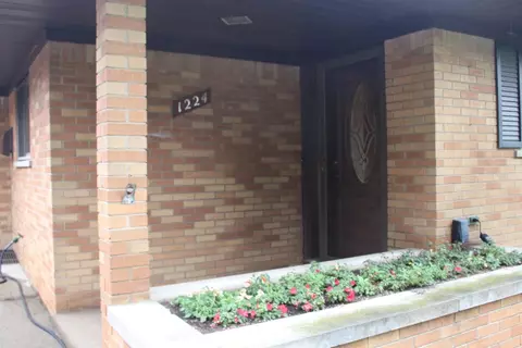 1224 Van Dusen Dr, Ann Arbor, MI 48103 photo 3