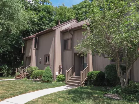 404 Hermitage Dr, Tecumseh, MI 49286 photo 3