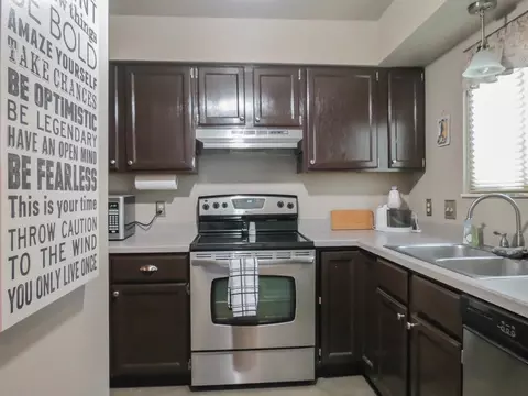 404 Hermitage Dr, Tecumseh, MI 49286 photo 10