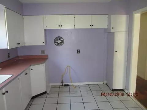 1014 Union St, Jackson, MI 49203 photo 4