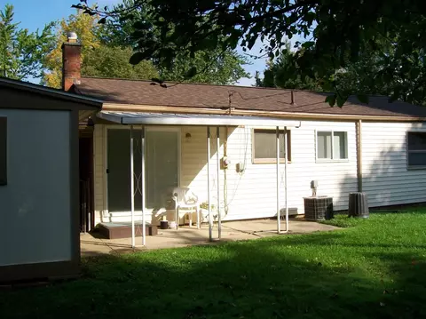 18 Tower Dr, Saline, MI 48176 photo 3