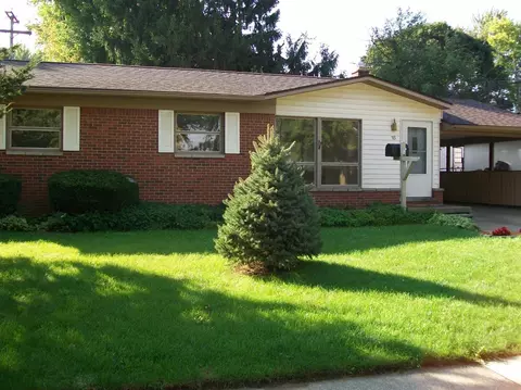 18 Tower Dr, Saline, MI 48176 photo 1