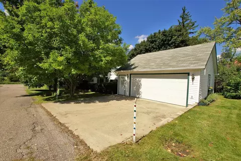 120 6th St, Munith, MI 49259 photo 2