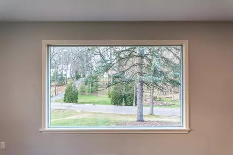2460 Devonshire Rd, Ann Arbor, MI 48104 photo 6