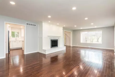 2460 Devonshire Rd, Ann Arbor, MI 48104 photo 8