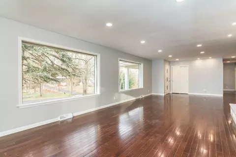 2460 Devonshire Rd, Ann Arbor, MI 48104 photo 4