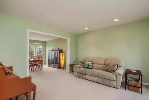 239 Cloverleaf Ct, Ann Arbor, MI 48103 photo 6