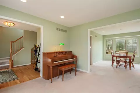 239 Cloverleaf Ct, Ann Arbor, MI 48103 photo 4