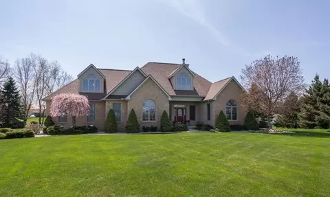 4657 Kestrel Ct, Dexter, MI 48130 photo 2