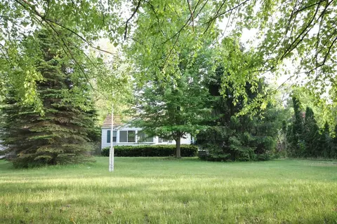 36739 Wick Rd, Romulus, MI 48174 photo 2