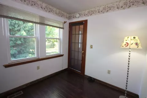 36739 Wick Rd, Romulus, MI 48174 photo 6