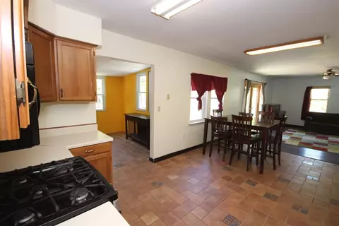36739 Wick Rd, Romulus, MI 48174 photo 10