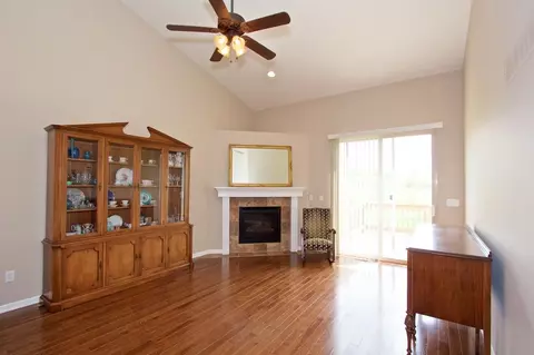 1038 Meadowview Dr, Tecumseh, MI 49286 photo 4