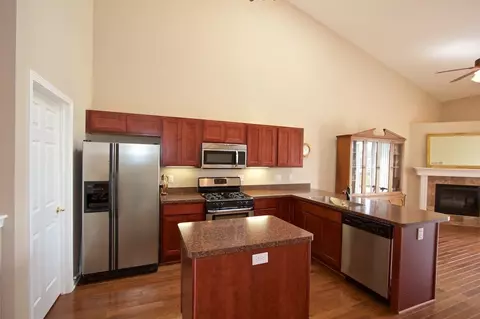 1038 Meadowview Dr, Tecumseh, MI 49286 photo 3