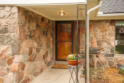 611 Eberwhite Blvd, Ann Arbor, MI 48103 photo 3