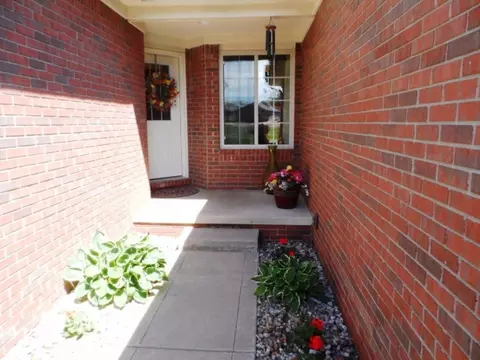 1017 Meadow View Dr, Tecumseh, MI 49286 photo 3