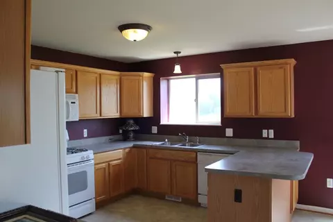 1743 Treelane Dr, Gregory, MI 48137 photo 4