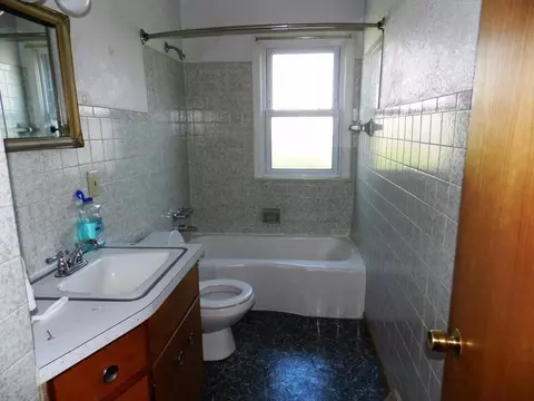 607 Stone St, Monroe, MI 48161 photo 8