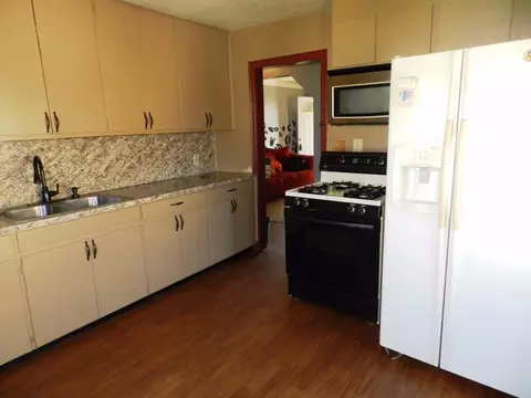 607 Stone St, Monroe, MI 48161 photo 4