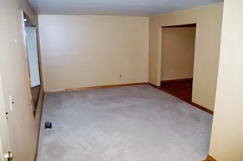 30231 Dover St, Flat Rock, MI 48134 photo 9