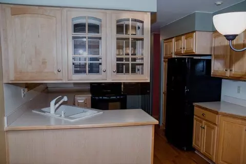 30231 Dover St, Flat Rock, MI 48134 photo 6